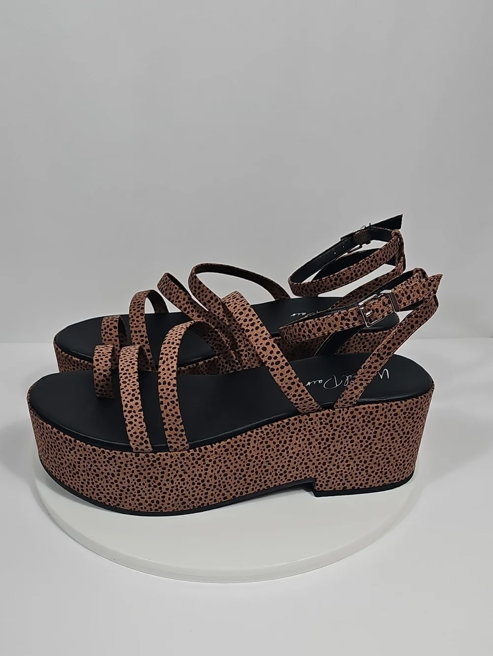 NIB Wild Pair Dottye Leopard Platform Sandals Festival Y2K Size 10 Western Bratz